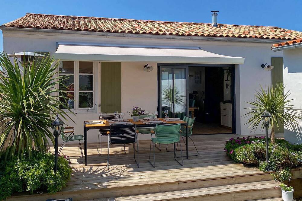 Beautiful, tastefully decorated house in the heart of Loix in Loix, Ile de Re