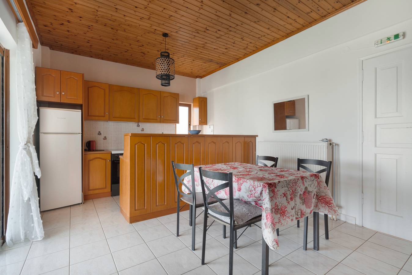 Entire apartment, Apartment 'Theororos  2' with Sea View, Wi-Fi and Air Conditioning in Nikiana, Alexandros