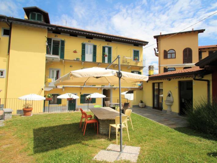 Ferienwohnung für 4 Personen, mit Balkon und Garten in Lago Maggiore (Lombardei)