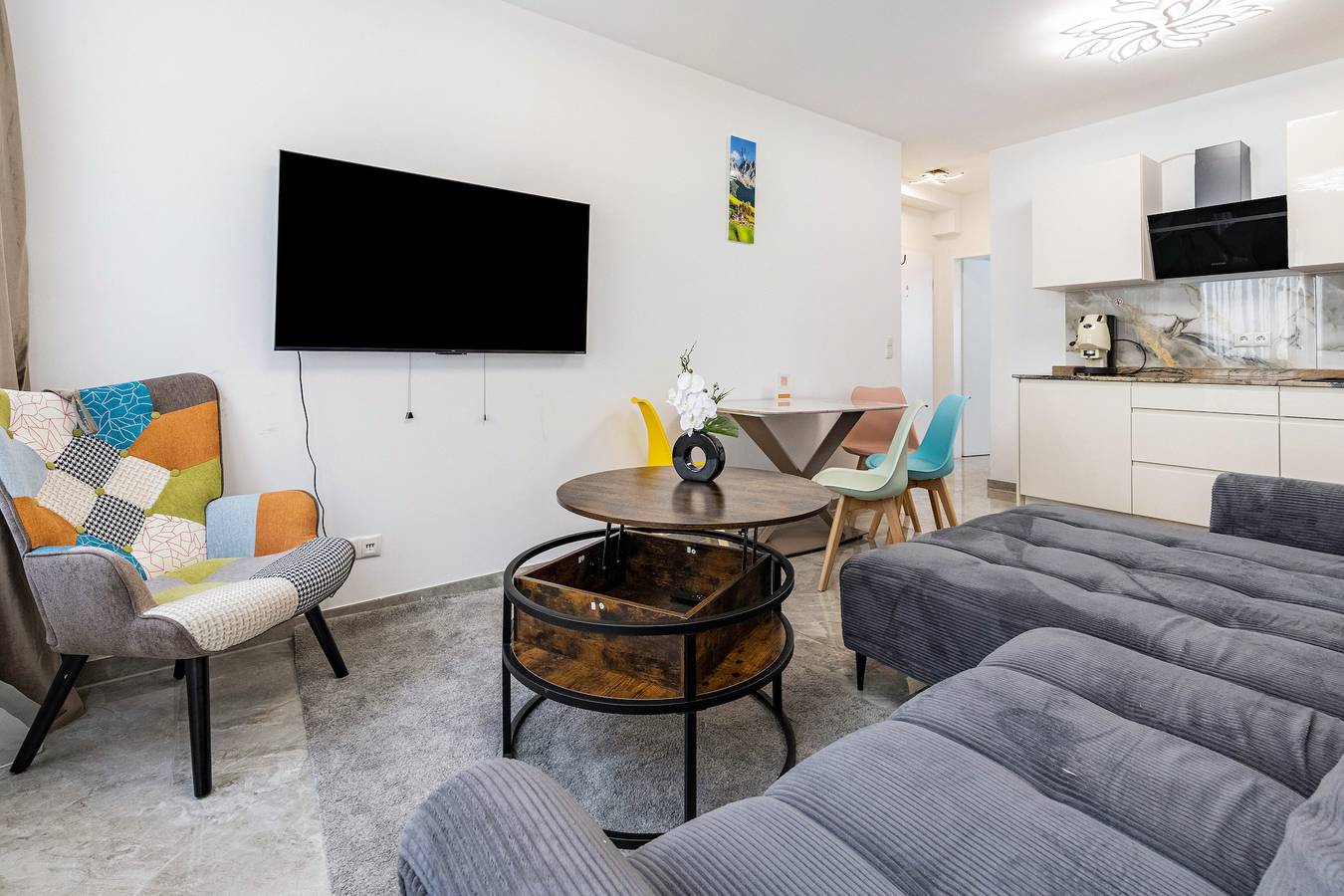 Ganze Wohnung, Apartment „Downtown“ mit Wlan und Klimaanlage in Bonn, Rheinland