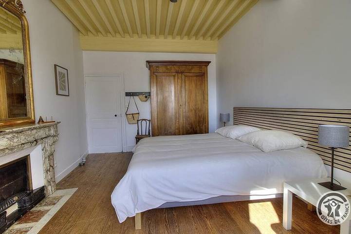 Location de vacances pour 11 personnes, avec jardin à Saint-Étienne-des-Oullières - 4