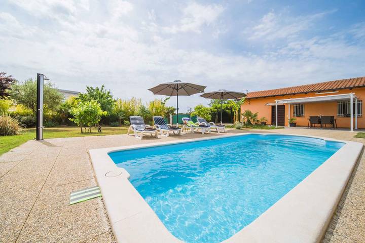 Ferienhaus für 5 Personen, mit Garten in Musalez