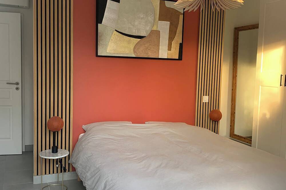 Between Aix and the Luberon: single-storey house with swimming pool and flower garden in Coudoux, Aix-en-Provence region