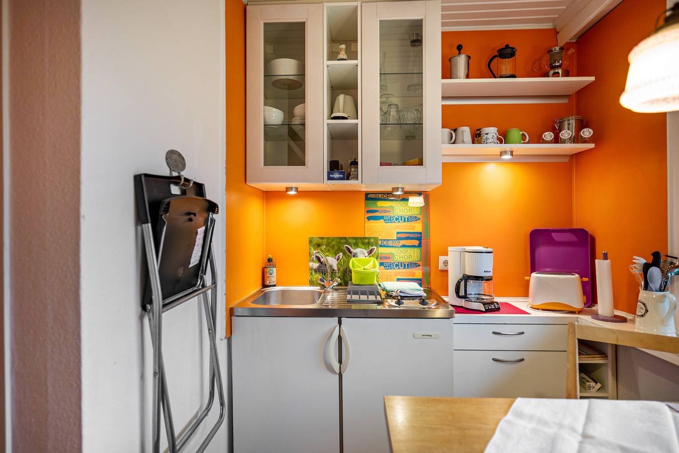Entire apartment, Holiday Apartment 'Lila' with Shared Garden and Private Beach Chair in Nordstrand (Municipality), Nordseeküste