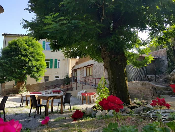 Appartamento intero, Appartamento 'Camera Papavero - Poggio Alla Luna' con vista montagna, terrazza e Wi-Fi in Montieri, Provincia di Grosseto