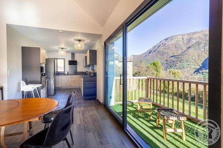 Gîte pour 12 personnes, avec jardin à Sazos - 2