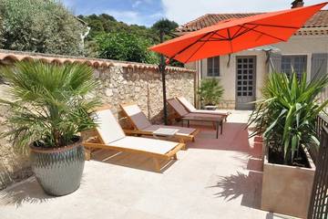 Cottage pour 4 personnes, avec piscine et balcon à La Roque-Alric