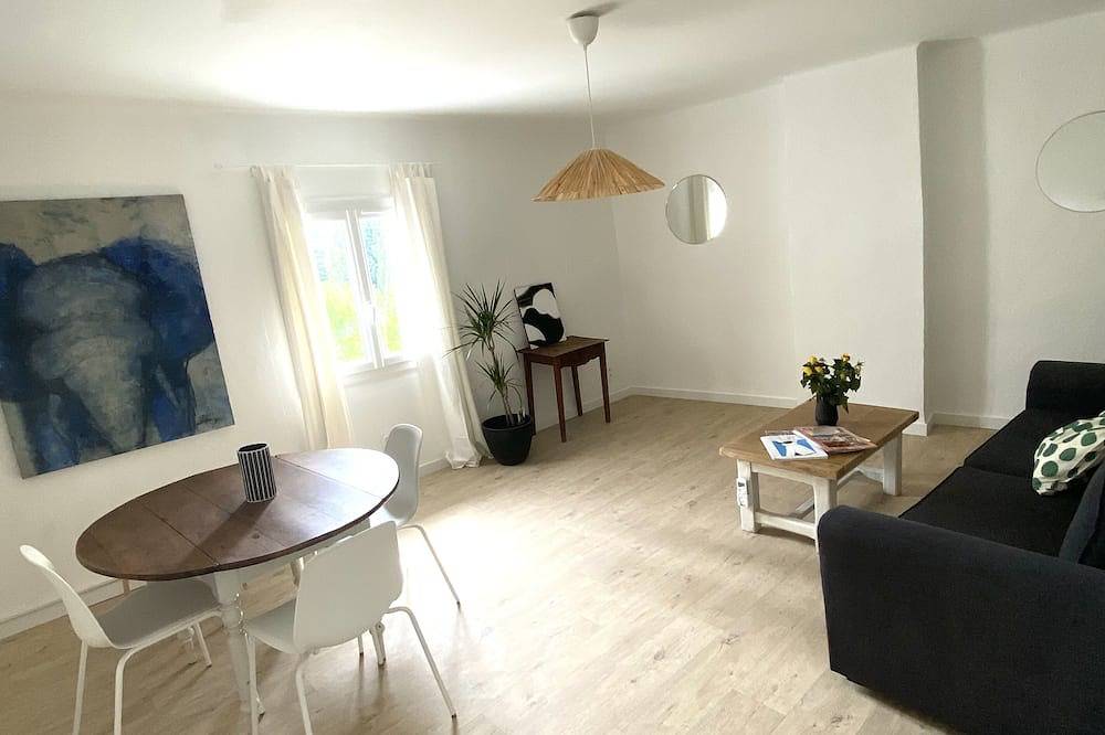 Entire apartment, There is the sun, the countryside and the sea... in Martigues, Istres region