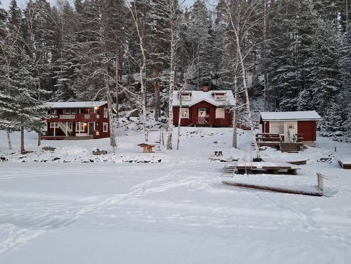 Ganzes Studio, Cozy 4Br Lakeside Cottage with Sauna & Terrace in Asikkala, Päijät-Häme