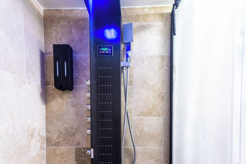 La Maison l'Expérience - Spa Cinema Games Near Paris in Maisons-Alfort, Val-de-Marne