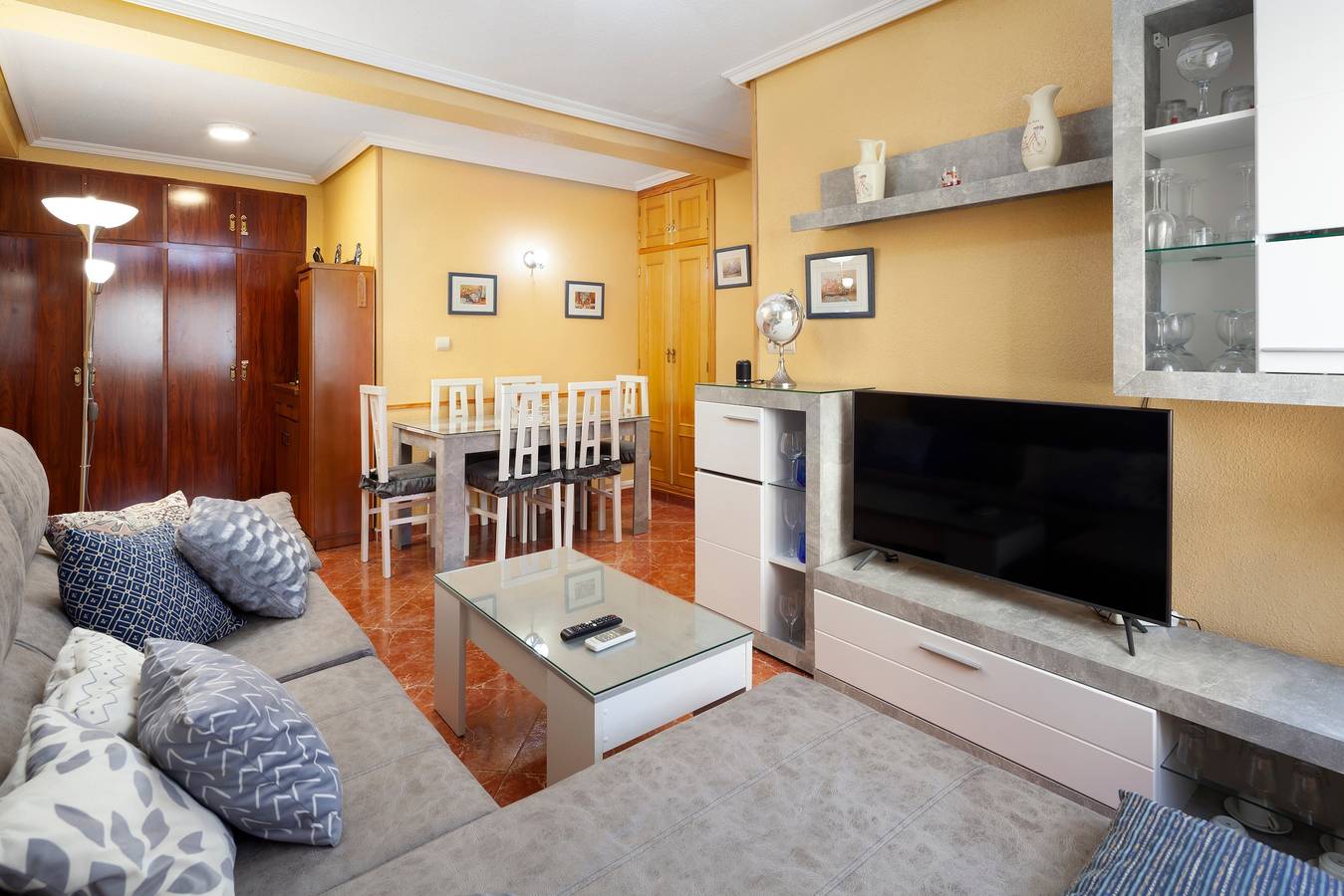 Hel lejlighed, Apartment 'Torre Del Mar' with Shared Pool, Shared Garden and Air Conditioning in Torre del Mar, Vélez-Málaga