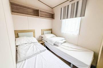 Glamping for 8 People in St Osyth, Essex, Photo 3