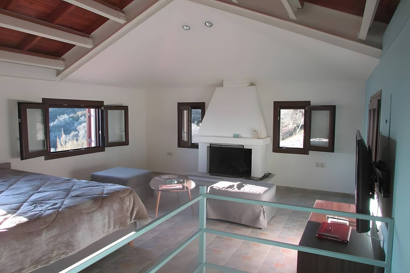 Vakantiehuis 'Het Huis met de Grot' met Uitzicht op Zee, Wi-Fi en Airconditioning in Pilion