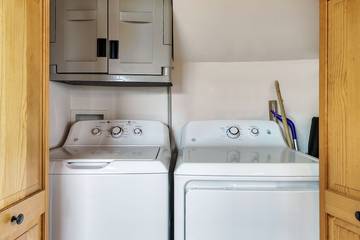 Log Cabin for 6 Guests in Wears Valley, Sevier County, Picture 4