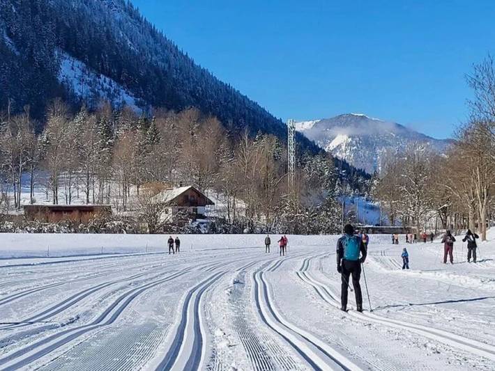 Ferienwohnung für 4 Personen, mit Ausblick und Garten sowie Balkon, kinderfreundlich in Bayrischzell