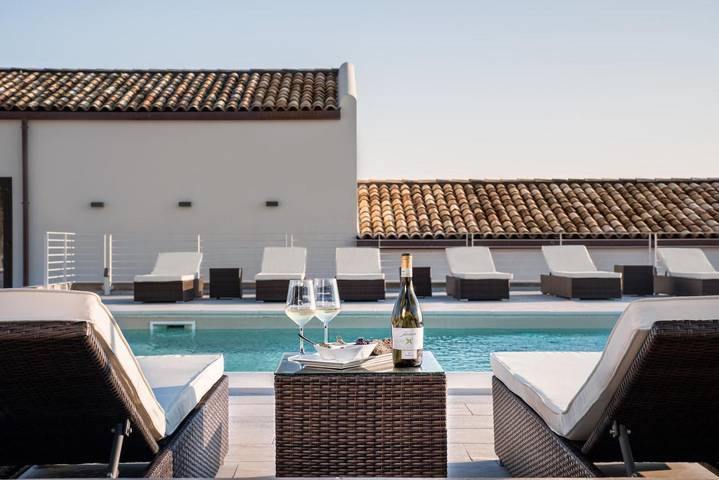 Hotel für 2 Personen, mit Balkon und Terrasse sowie Garten und Pool