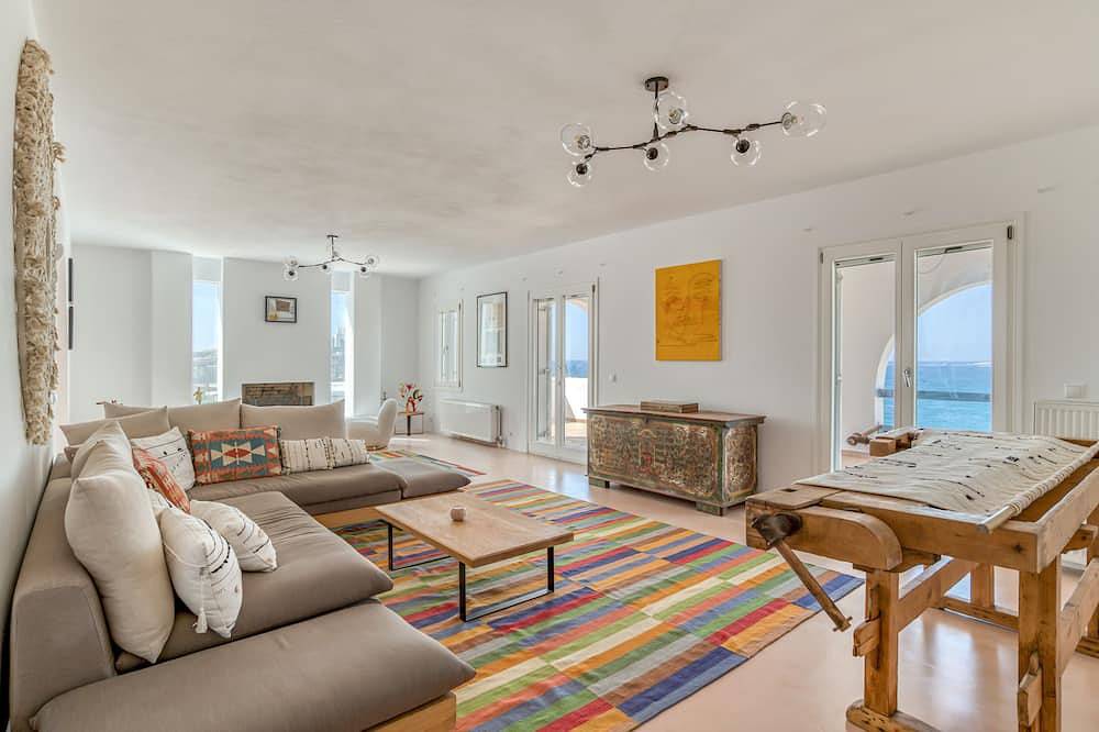 Fantastic waterfront villa on the Greek island of Paros in Parasporos, Paros