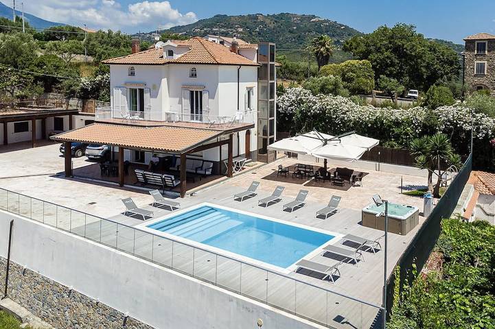Ferienhaus für 10 Personen, mit Balkon - 1