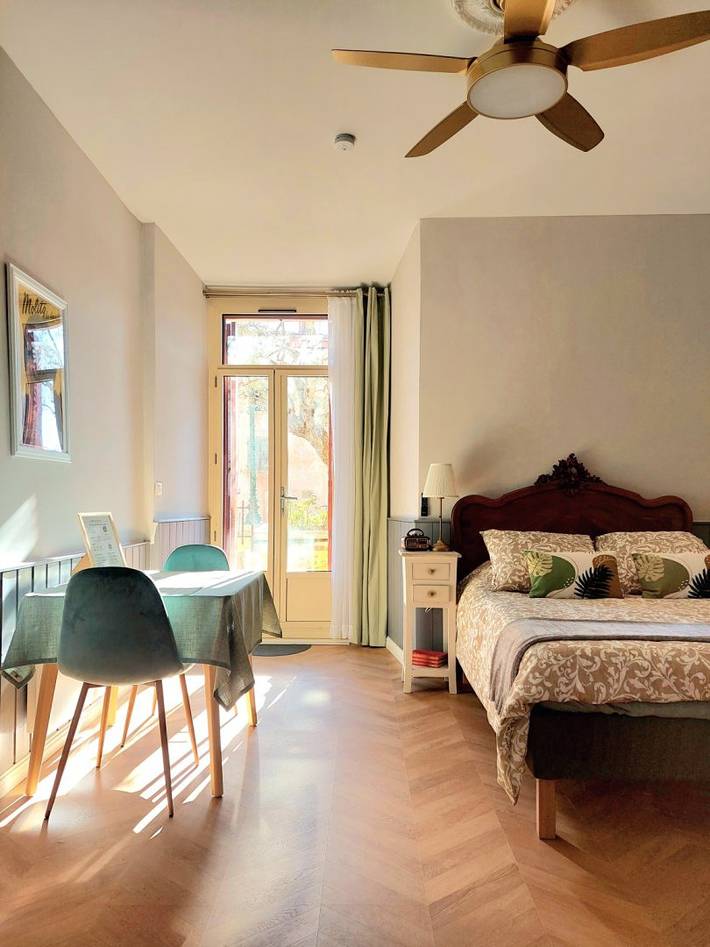 Studio pour 2 personnes, avec terrasse et jardin