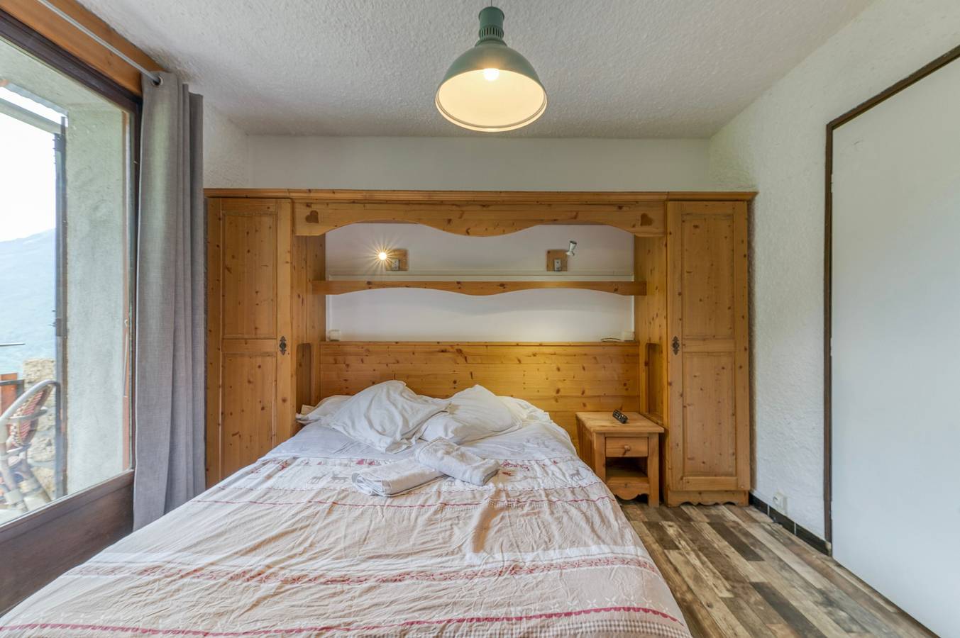 Zimmer 'Chambre 5' mit Bergblick und Balkon in Oz, Nationalpark Écrins