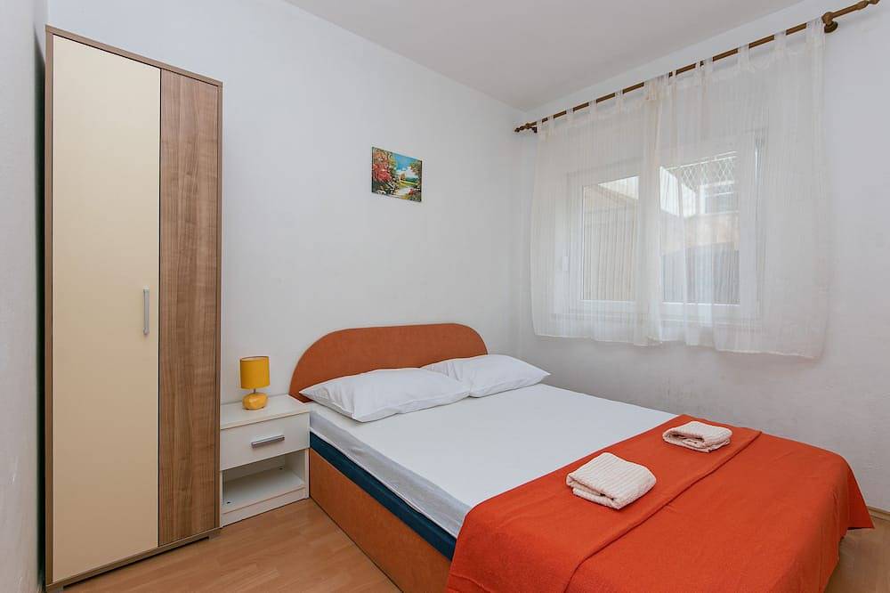 Ganze Wohnung, 4-Zimmer-Ferienwohnung mit Terrasse Gradac, Makarska in Gradac, Makarska Riviera