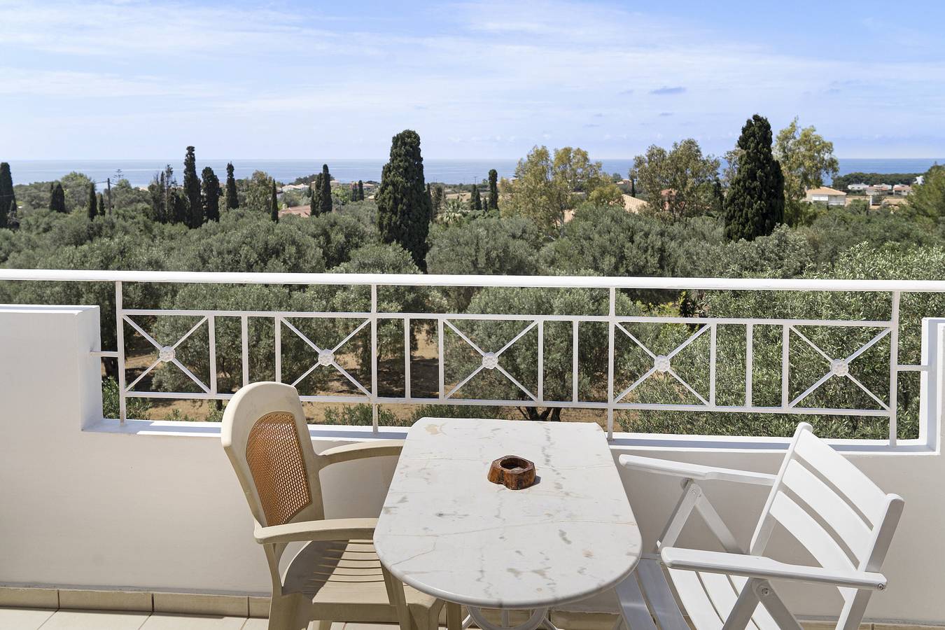 Entire apartment, Apartment 'Sea View 1' with Shared Pool, Wi-Fi and Air Conditioning in Kefalonia