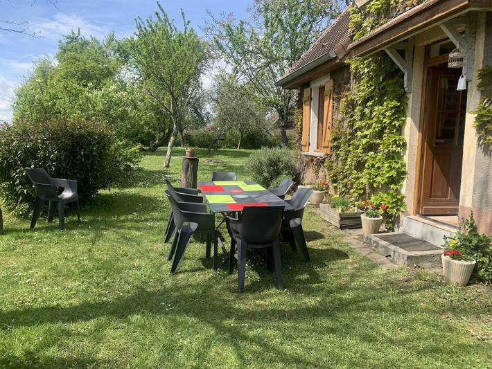 Renoviertes altes Haus mit Garten, ideal für Familie oder Freunde in La Nocle-Maulaix, Nièvre