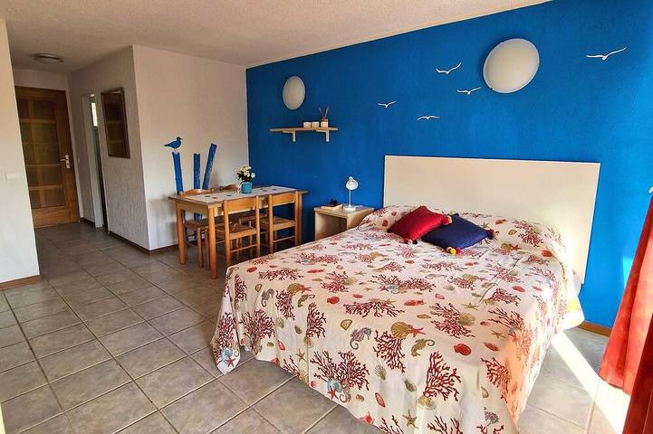 Entire apartment, Crystal clear sea water - apartments, studio with AC in Marina d'Oru, Ghisonaccia