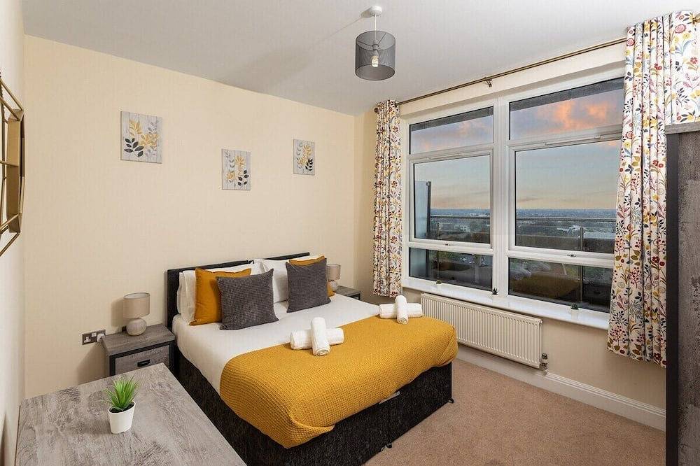 Apartamento entero, Condominio-Vista a la Ciudad-Baño privado externo in Ashford, Región de Ashford