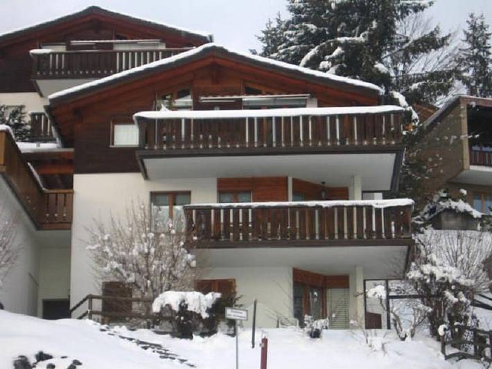 Ferienwohnung für 6 Personen, mit Balkon und Terrasse sowie Garten und Sauna in Laax