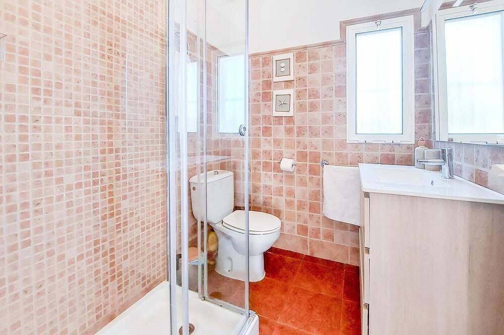 Preciosa casa en Olvera con piscina privada, que puede ser interior o exterior. in Olvera, Pueblos Blancos