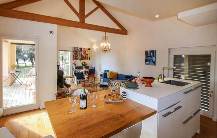 Appartement confortable avec piscine, parking et WiFi - 2km de Grillon in Colonzelle, Région de nyons