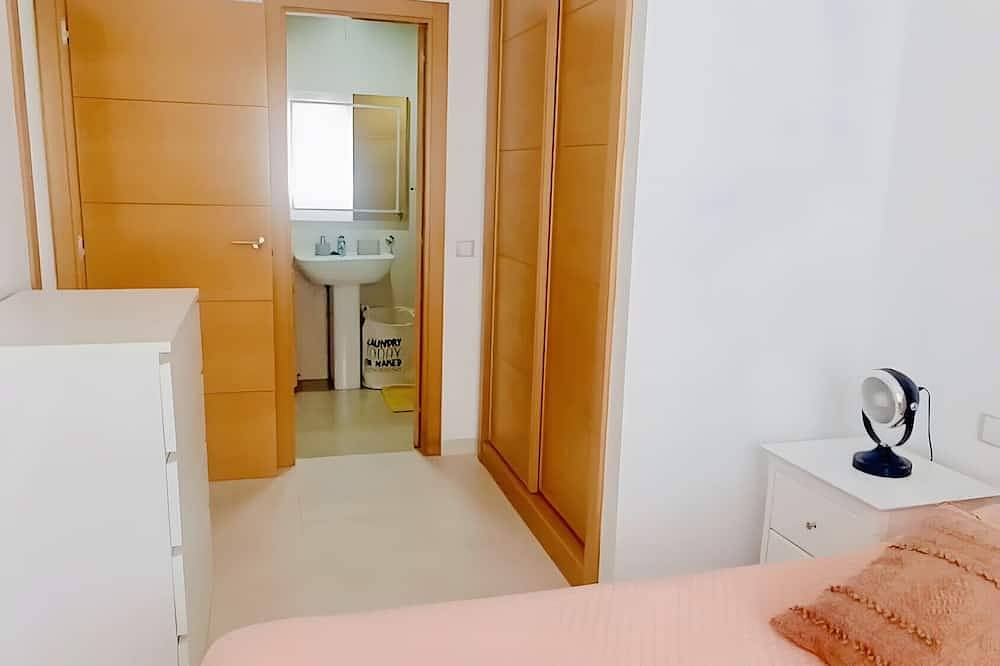 Entire apartment, Apartment '2-Bedroom Penthouse' with Sea Views, Wi-Fi and Air Conditioning in Benajarafe, Vélez-Málaga