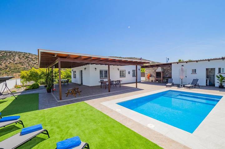 Ferienhaus für 8 Personen, mit Terrasse und Garten in Alhaurín el Grande