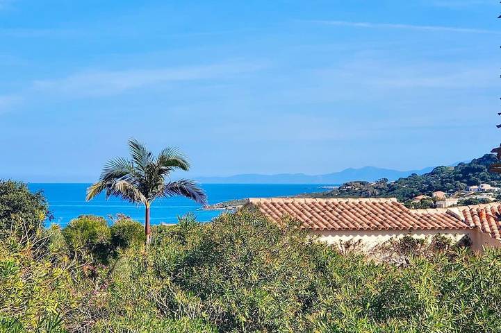 Villa pour 6 personnes, avec jardin et terrasse à Lumio