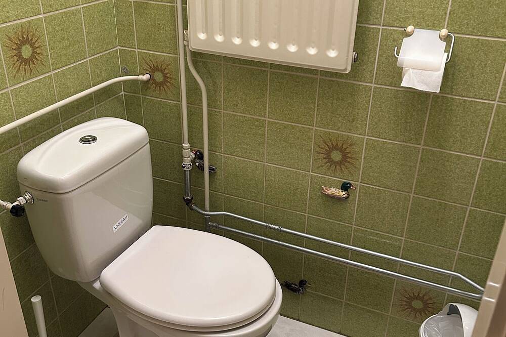 Entire villa, free breakfast, free parking in Veldhoven, North Brabant