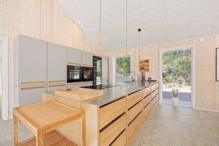 Luxuriöses Ferienhaus mit Outdoor-Wellnessbereich in Blåvand in Blavand, Varde