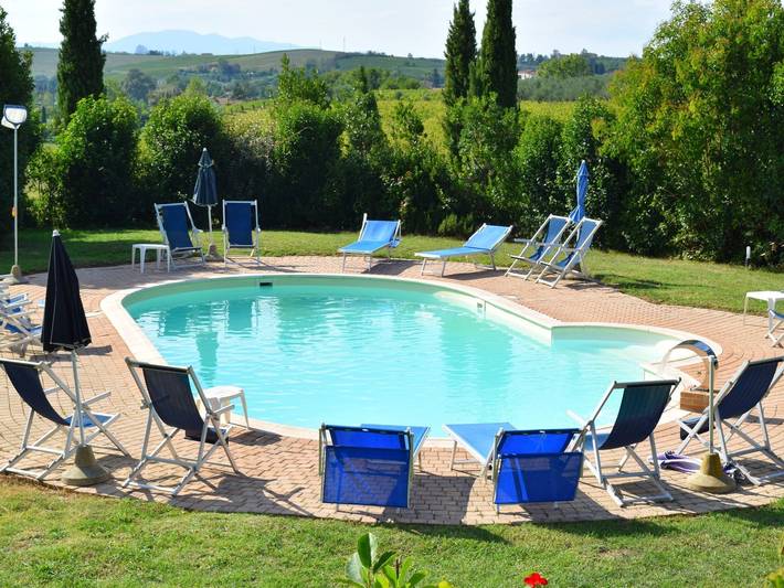 Vacation rental for 2 people, with Yard and Pool in Vinci