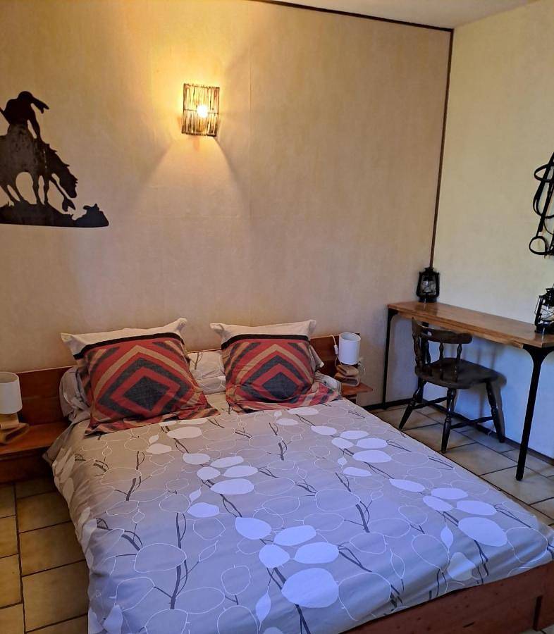 Five-Bedroom House in Entrevaux, Région Castellane