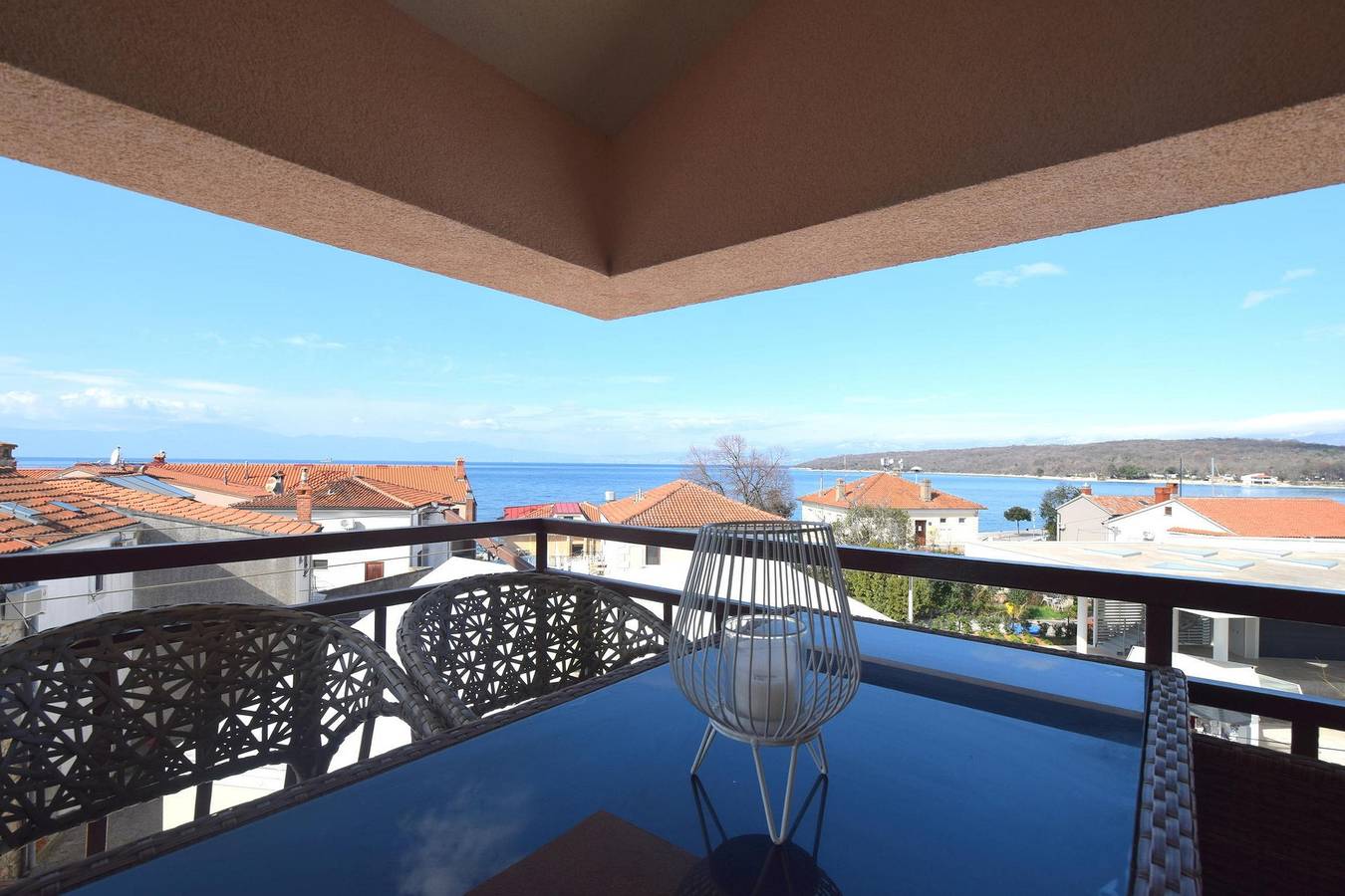 Appartamento vacanze a Njivice a partire da 125€ a notte