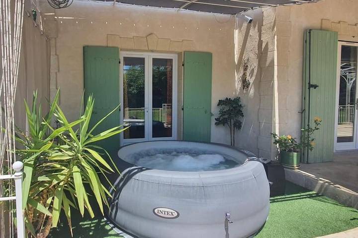 Villa pour 6 personnes, avec jardin ainsi que jacuzzi et terrasse - 1
