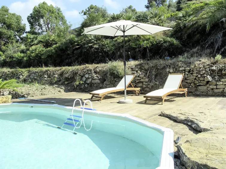 Haus 4 Personen in Cipressa, Riviera di Ponente