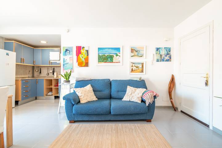 Apartamento inteiro, Apartamento 'Taiko' em Puerto de Pollensa com terraço privado, varanda e Wi-Fi in Port de Pollença, Pollença