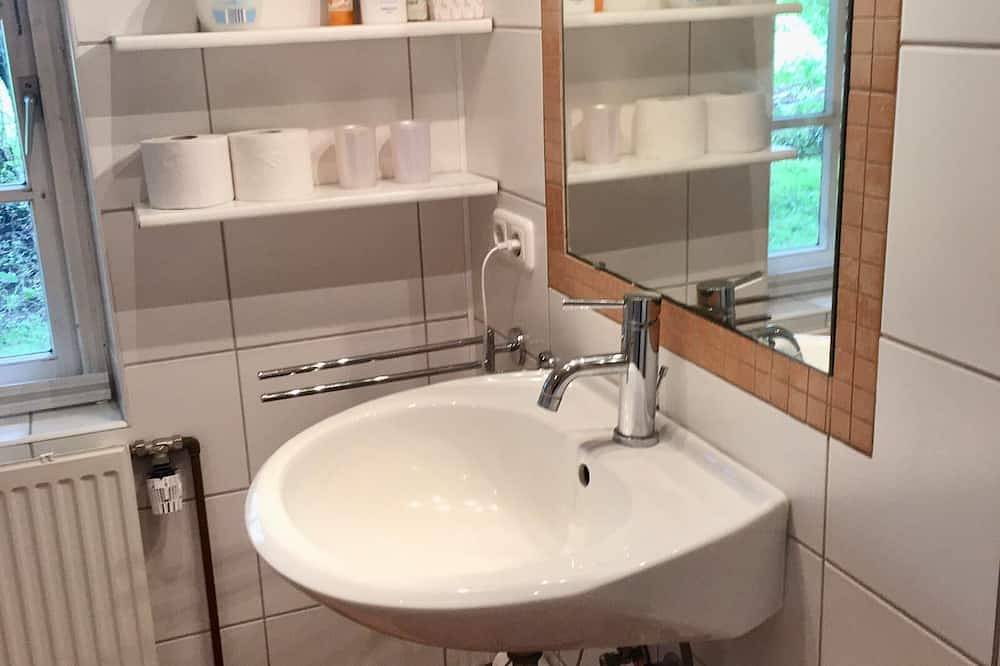 Schöne alte Reetkate für Familien mit Kindern und beste Freunde in Ostseenähe in Dörphof, Rendsburg-Eckernförde
