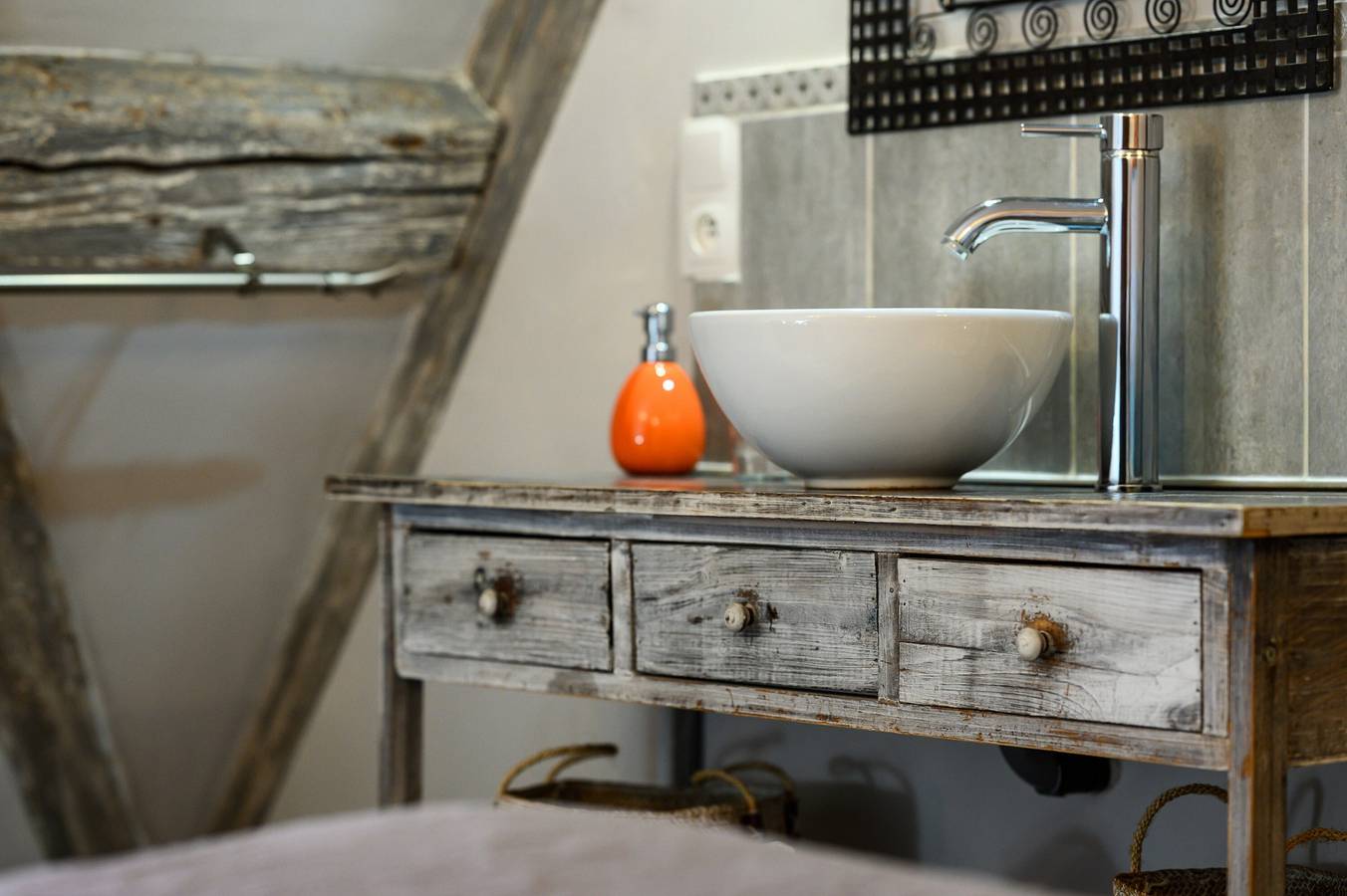 Bed & Breakfast 'Demeure D'antan – Zimmer Esmeralda' mit Gemeinschaftsterrasse, Garten & Wlan in Beblenheim, Rappoltsweiler und Umgebung