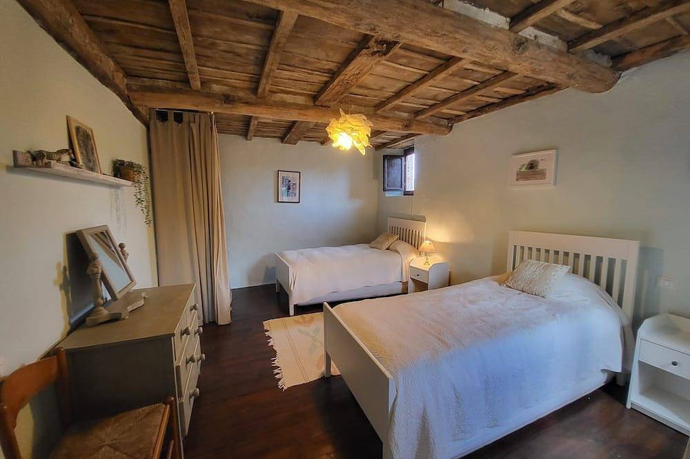 Villa met 3 slaapkamers, 2 badkamers, privé zwembad, lopen naar restaurant, wifi in Castelnuovo di Garfagnana, Garfagnana