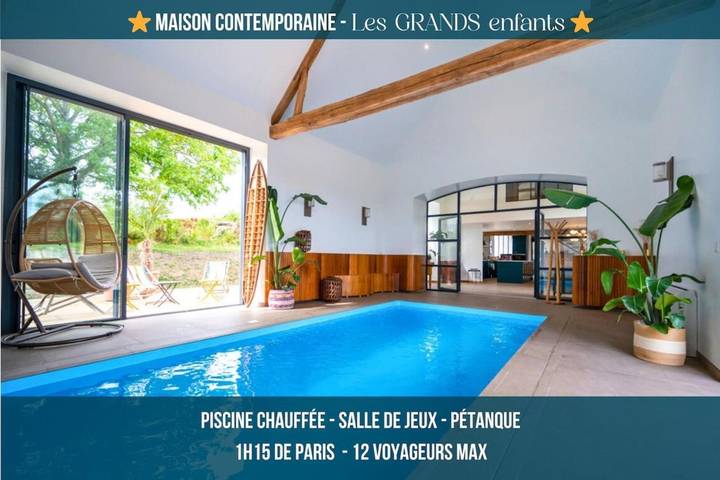 Location de vacances pour 12 personnes, avec Terrasse ainsi que Jardin et Piscine à Marsangy