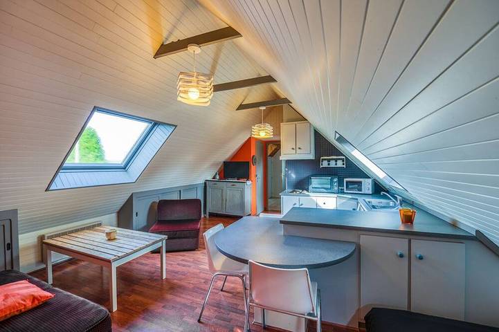 Gîte pour 4 personnes, avec jacuzzi ainsi que jardin et terrasse à Plouégat-Moysan