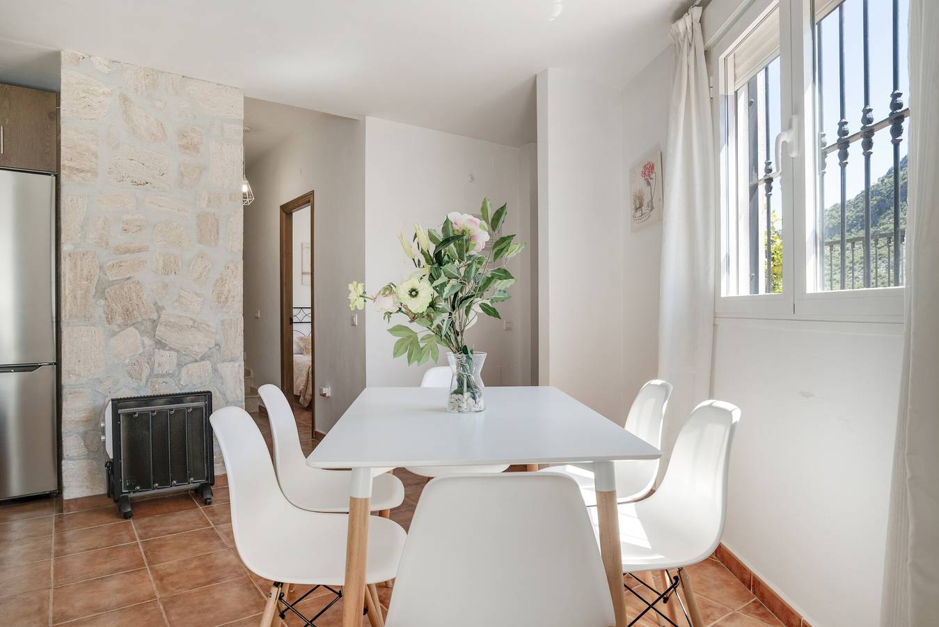 Appartement entier, Appartement 'Casa Isabelina' avec vue sur la montagne, piscine et jardin communs in Montejaque, Province de Málaga
