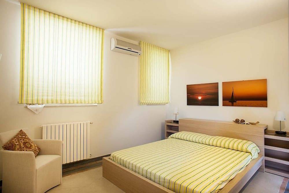 Villa Anji - 14 Guests - near the sea in Municipio de Noto, Provincia de Siracusa